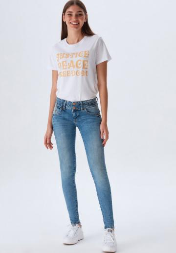 Узкие джинсы