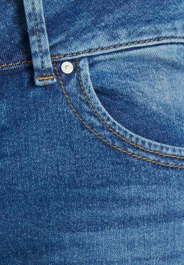 Узкие джинсы