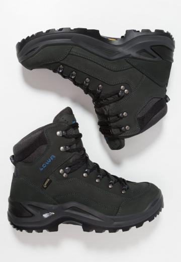 Походные ботинки