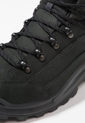 Походные ботинки