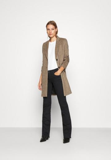 Клешеные джинсы