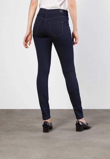 Узкие джинсы