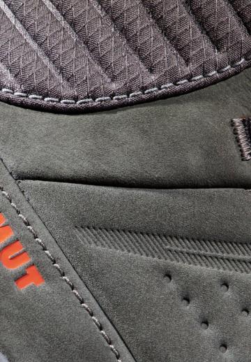 Походные ботинки