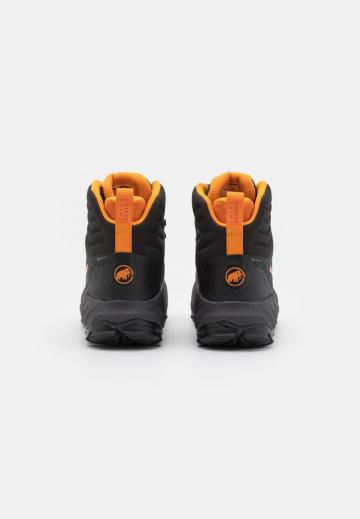 Походные ботинки