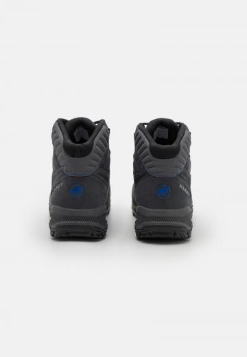 Походные ботинки