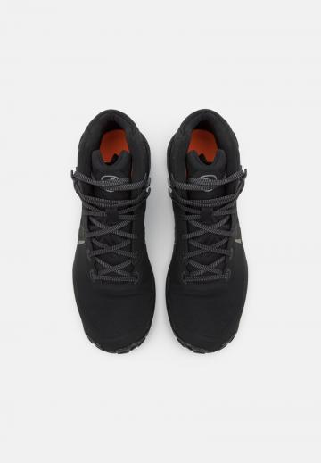 Походные ботинки