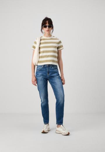 Свободные джинсы