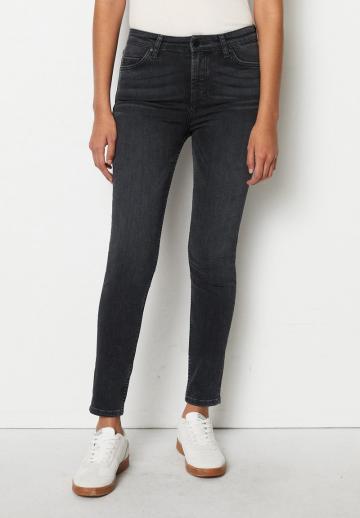 Узкие джинсы