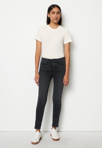 Узкие джинсы