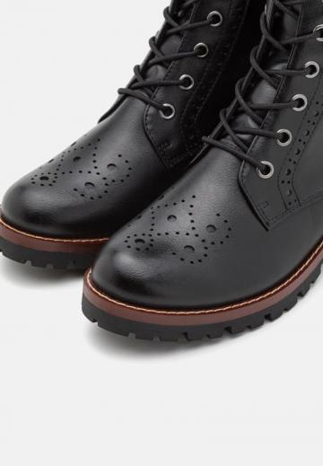 Сапоги на шнуровке