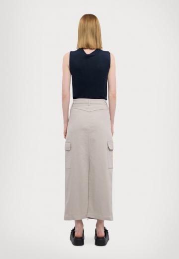 Юбка с накладными карманами