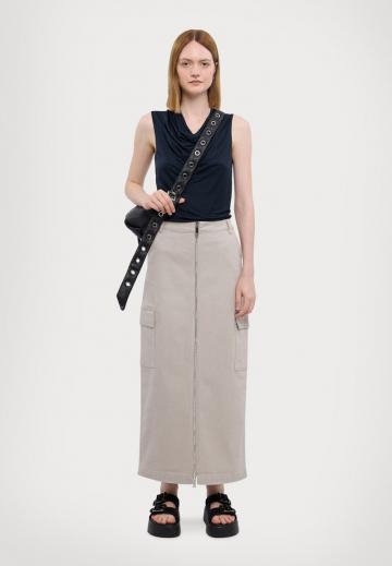 Юбка с накладными карманами