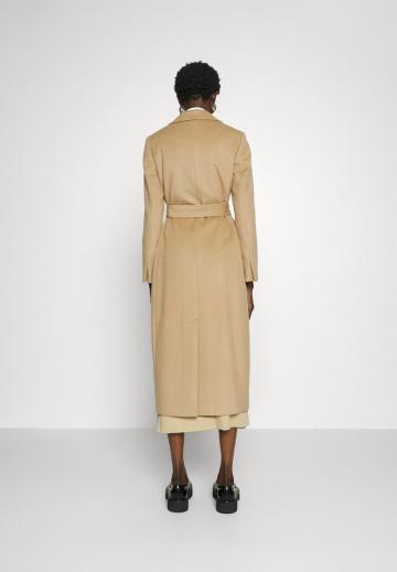 Шерстяное пальто