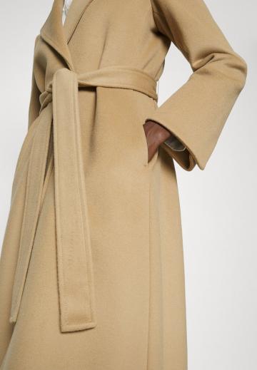 Шерстяное пальто