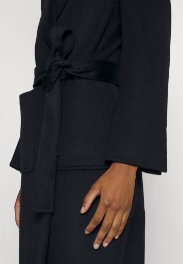 Шерстяное пальто