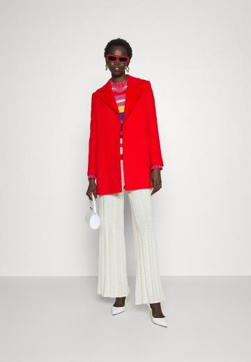 Короткое пальто