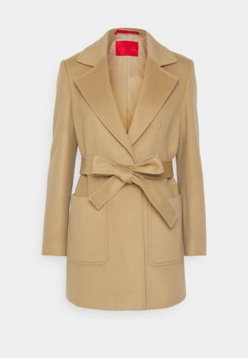 Короткое пальто