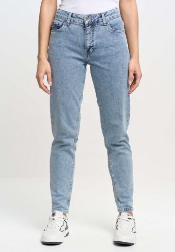 Узкие джинсы
