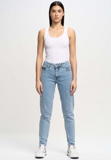 Узкие джинсы