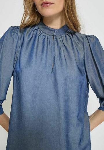 Джинсовая блузка