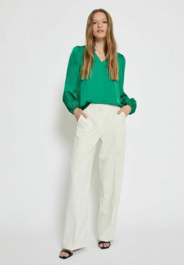 Атласная блузка