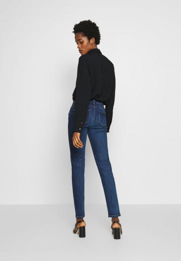 Узкие джинсы