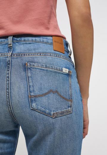 Клешеные брюки