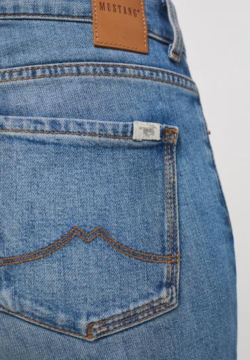 Клешеные брюки