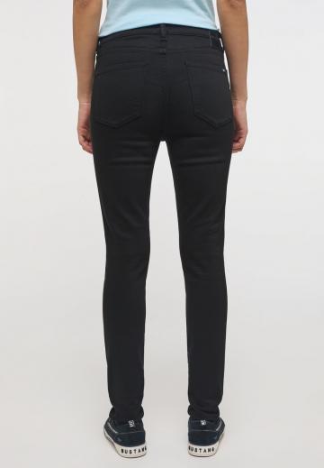 Узкие джинсы