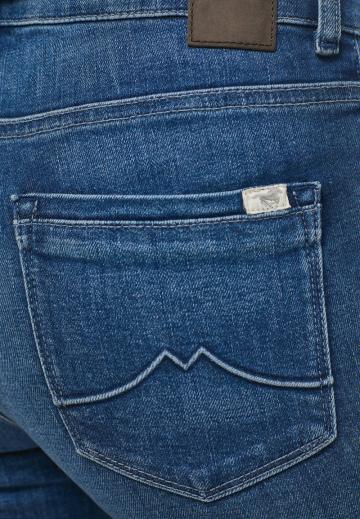 Узкие джинсы