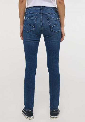 Узкие джинсы