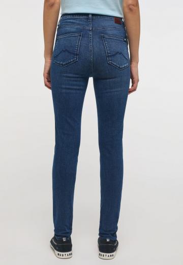 Узкие джинсы