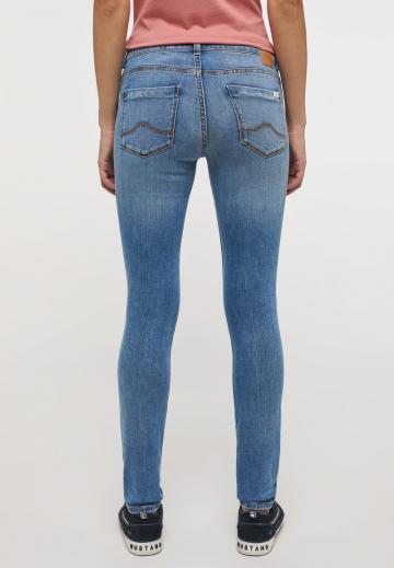 Узкие джинсы