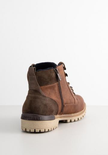 Ботинки на шнуровке