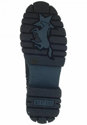 Ботинки на шнуровке