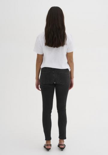 Короткие джинсы