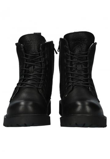 Ботинки на шнуровке