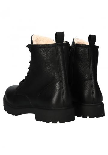 Ботинки на шнуровке