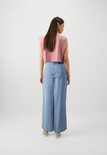 Юбка с накладными карманами