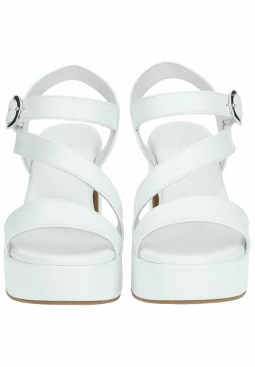 Босоножки на платформе