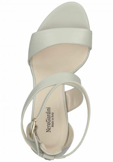 Босоножки на платформе