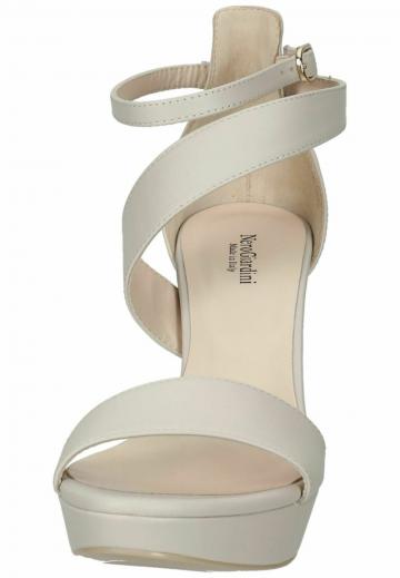 Босоножки на платформе