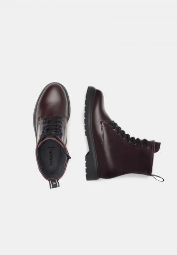 Ботинки на шнуровке