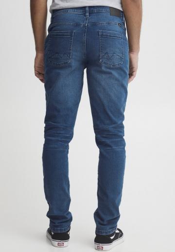 Узкие джинсы