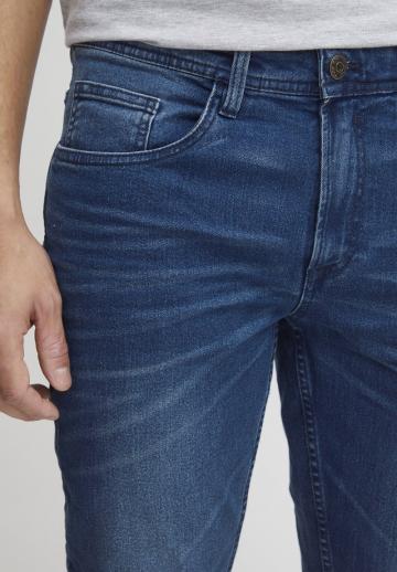 Узкие джинсы