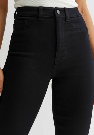 Узкие джинсы