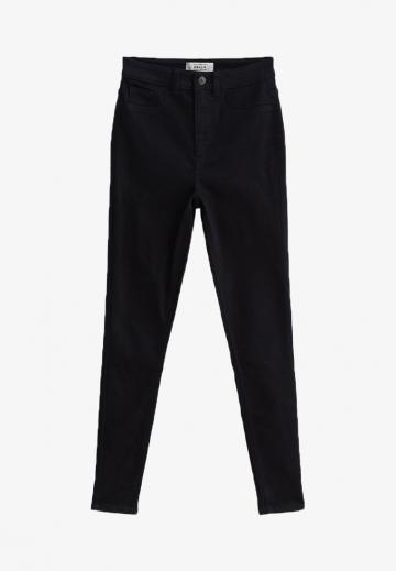 Узкие джинсы