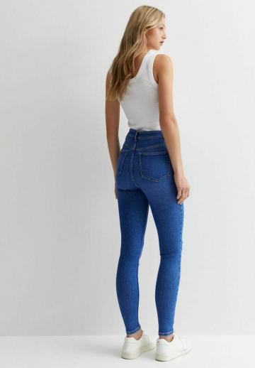 Узкие джинсы