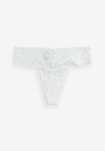 Трусы на бедрах