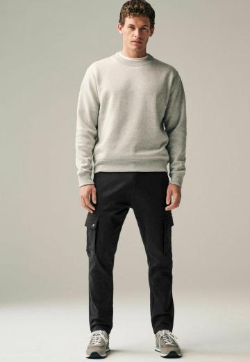 Брюки с накладными карманами